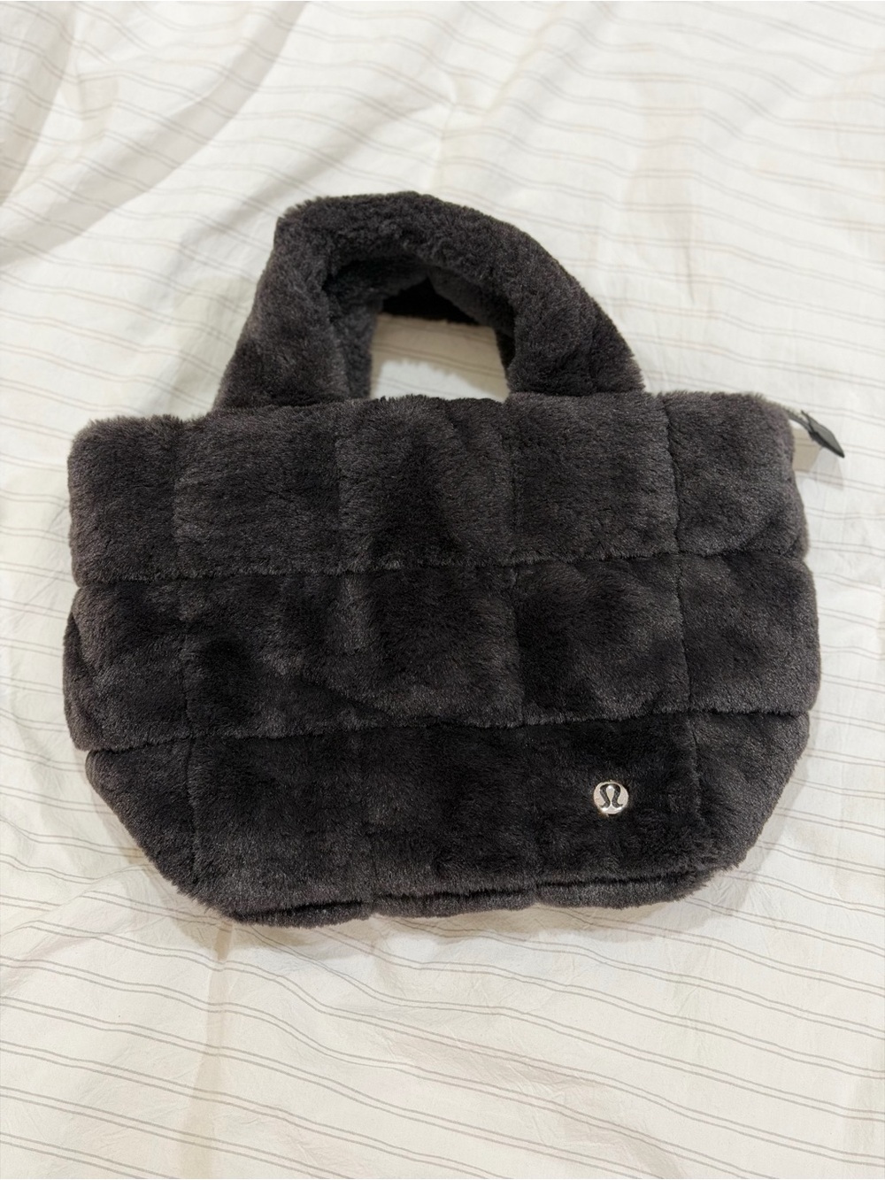 lululemon Quilted Grid Tote Bag Mini 5L
*Plush Fleece